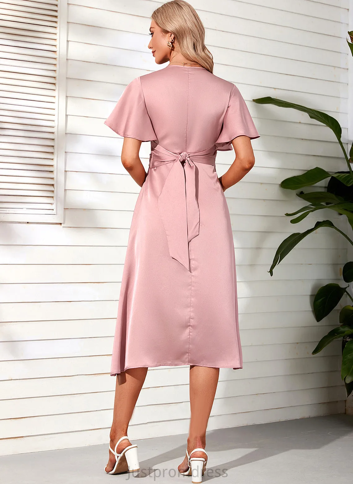 Elegant Caitlin Dresses Sleeves Club Dresses Short Midi Sheath V-Neck Satin