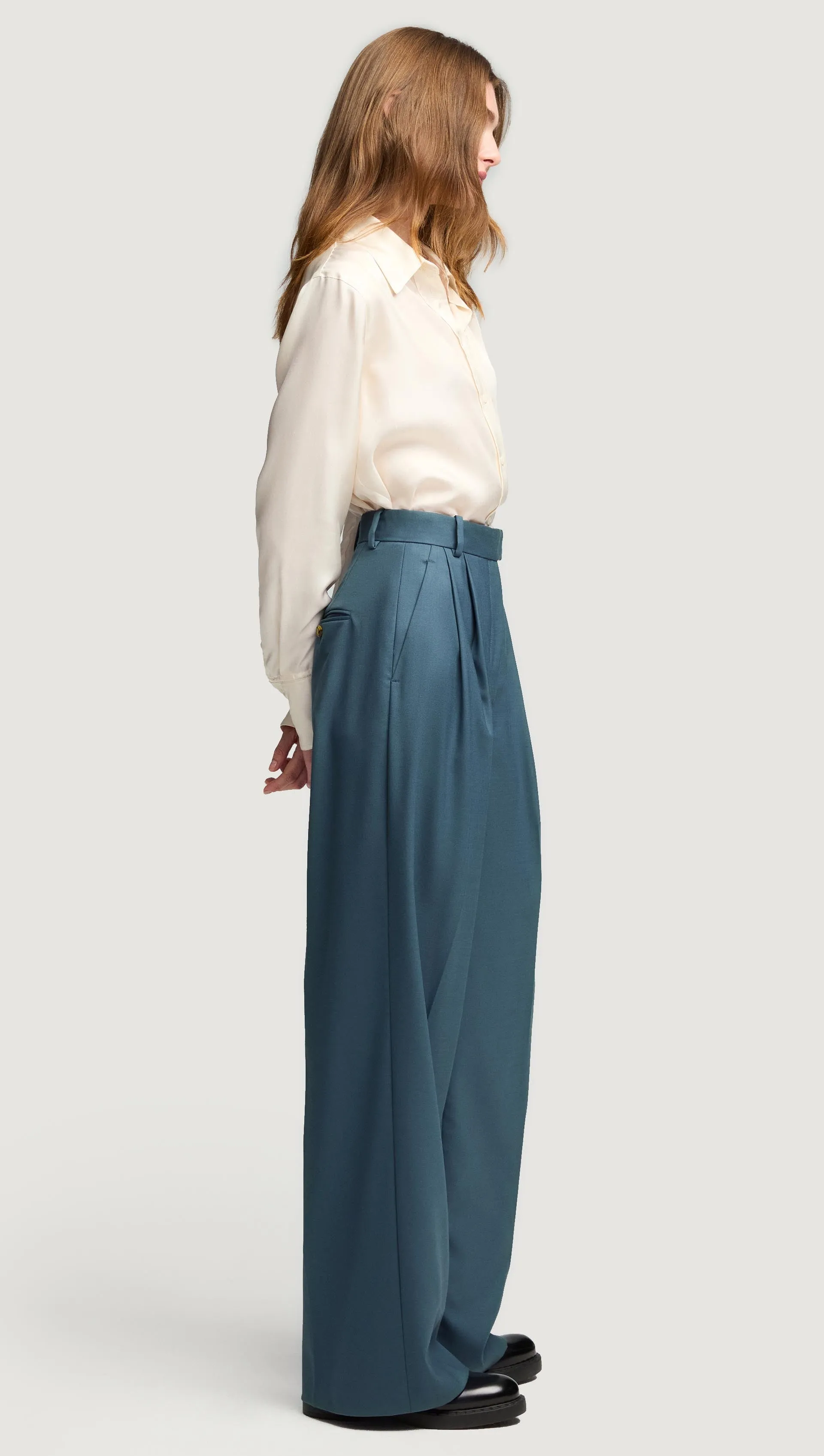 Pleated Trouser in Seasonless Wool | Stone Blue
