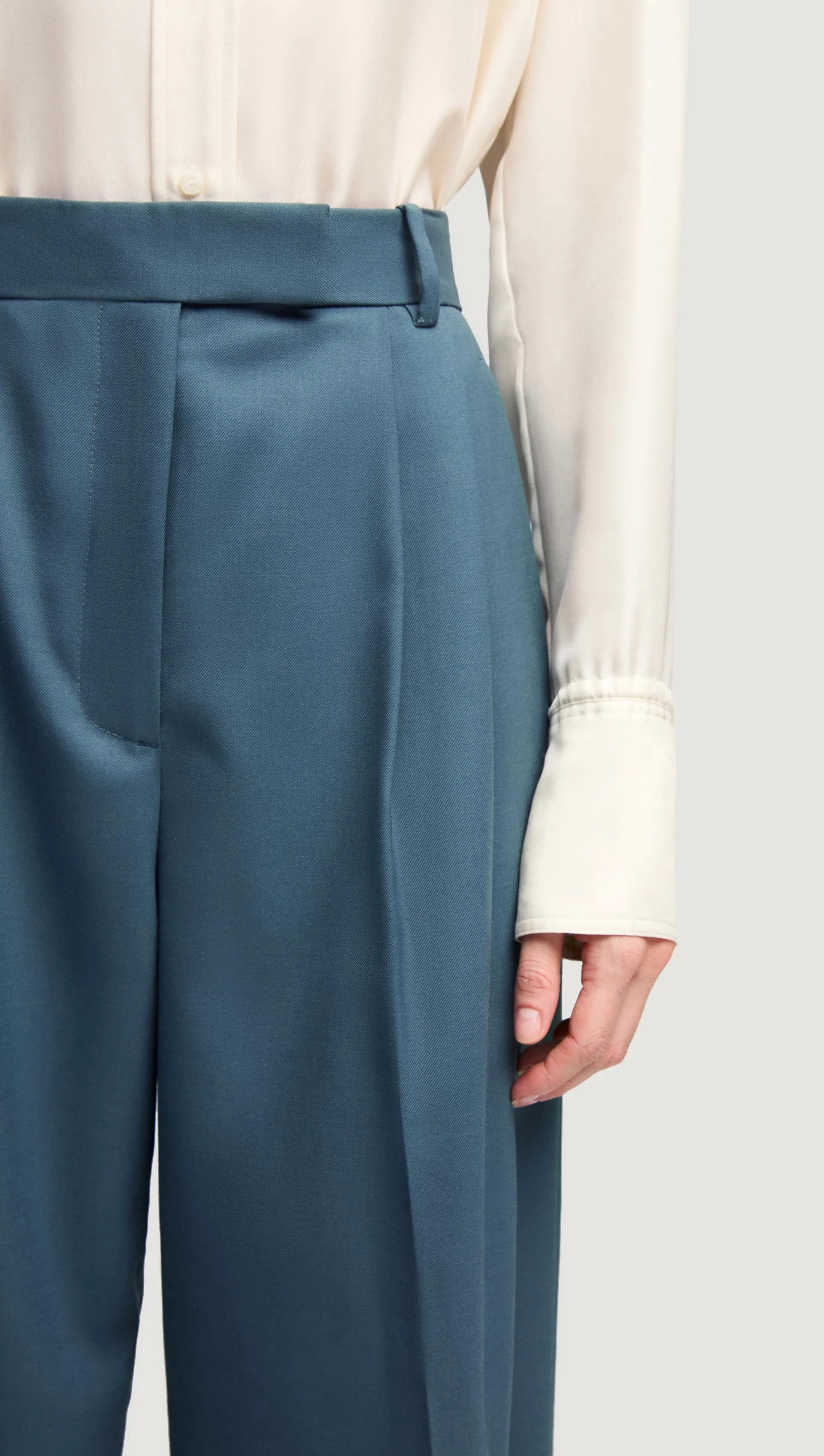 Pleated Trouser in Seasonless Wool | Stone Blue